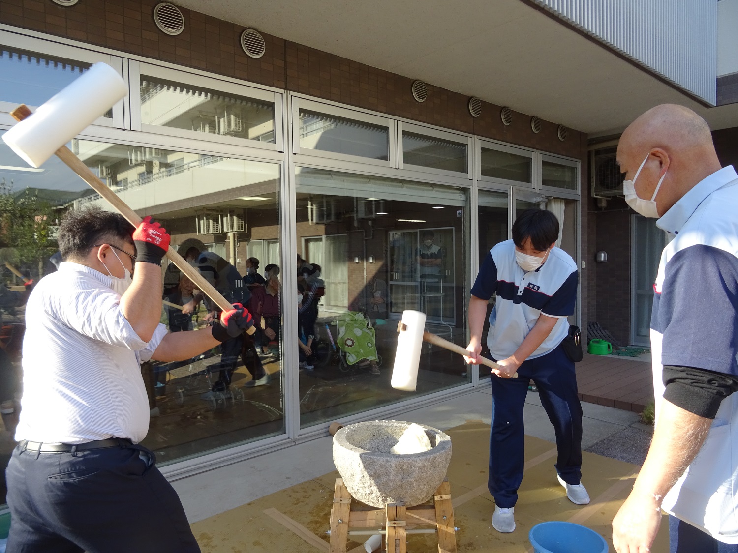 お餅つき