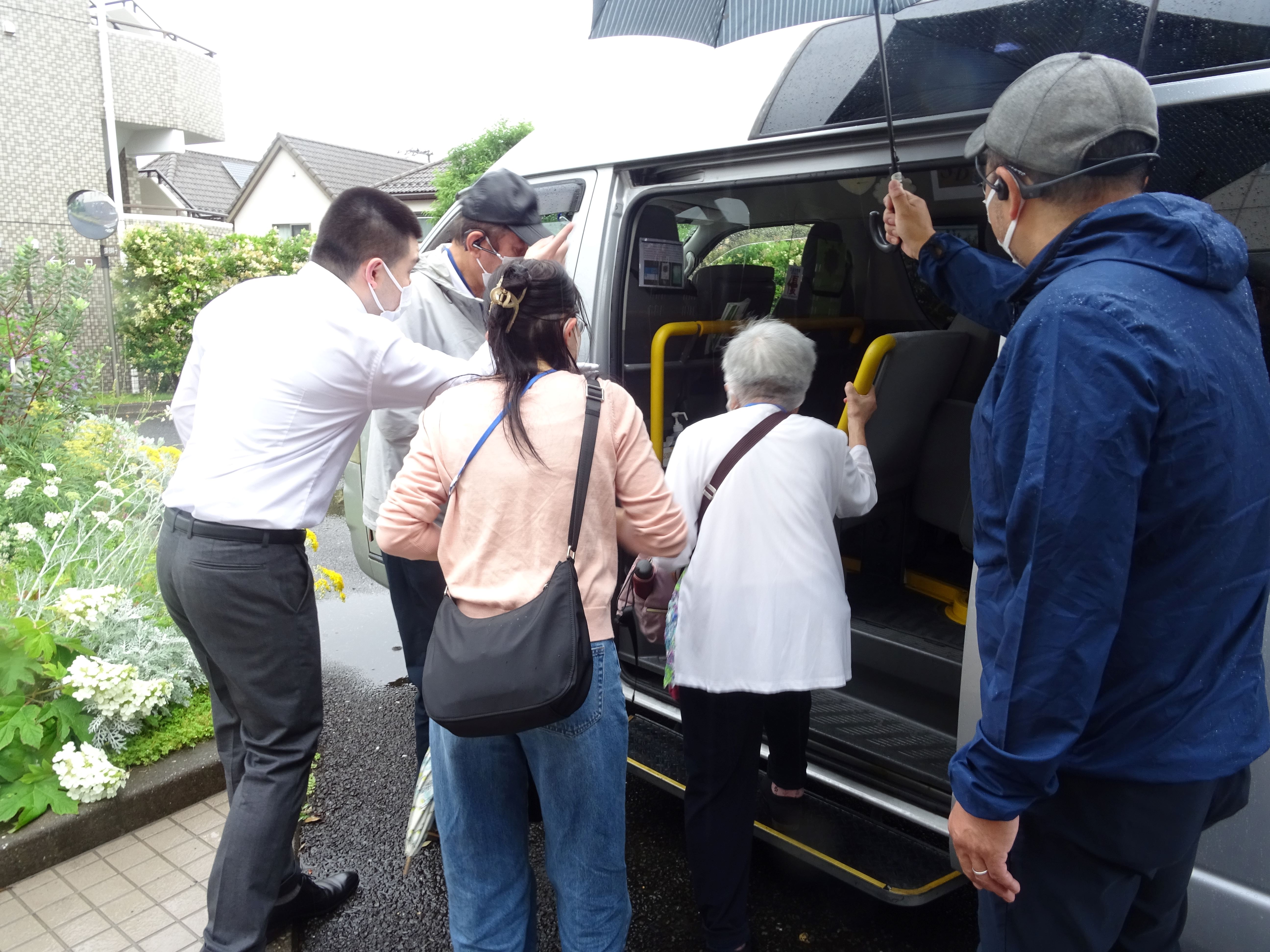 旅行プロジェクトへ出発
