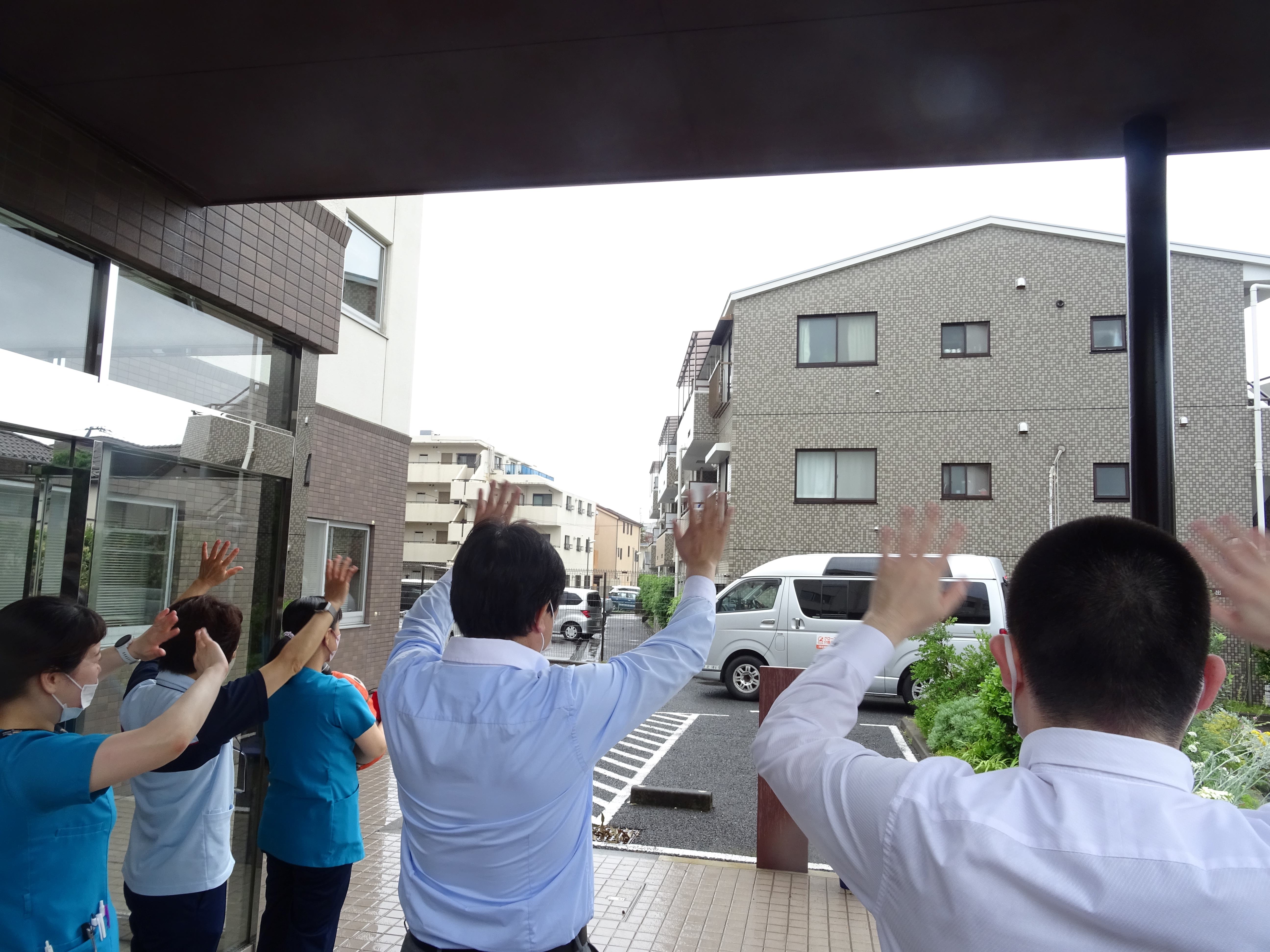 旅行プロジェクトへ出発