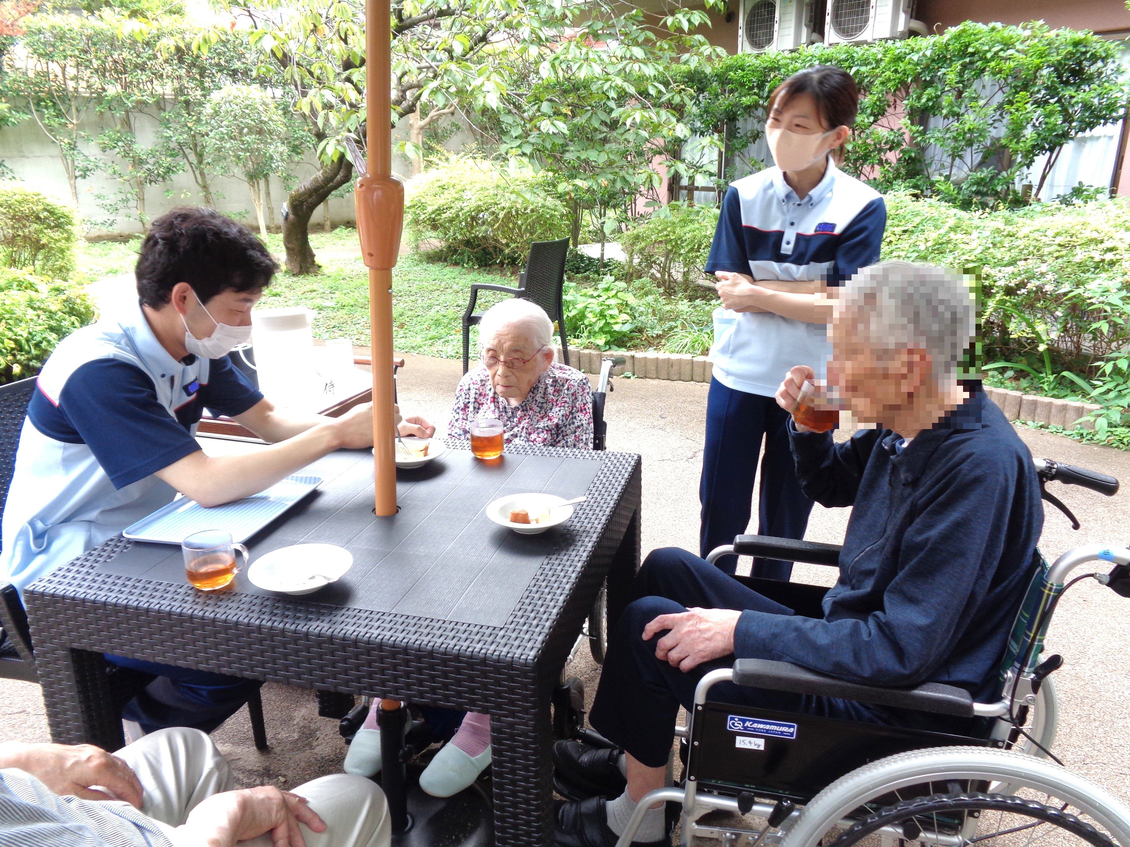 中庭カフェ