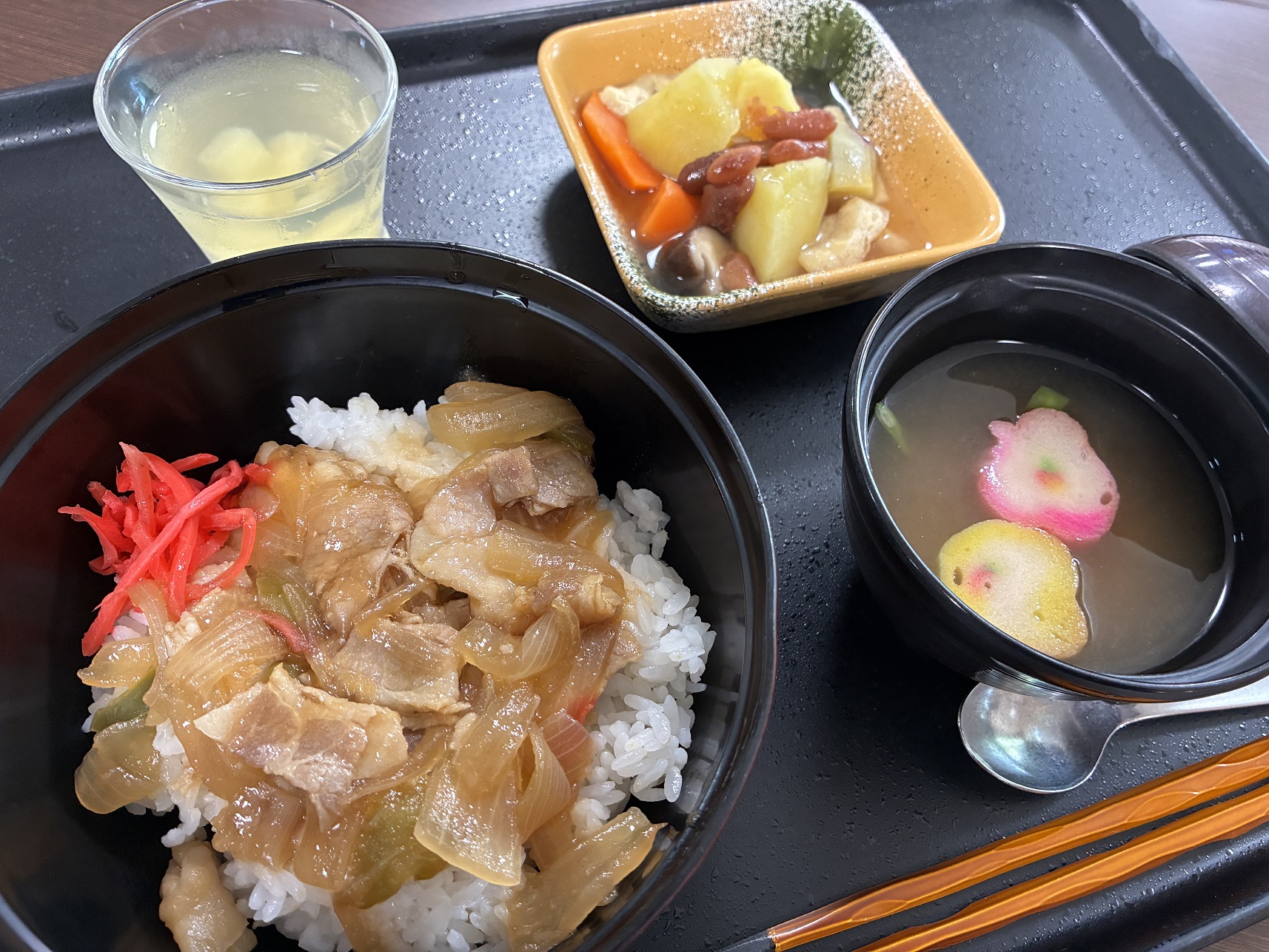 ご当地ランチ青森県「十和田パラ焼き丼」