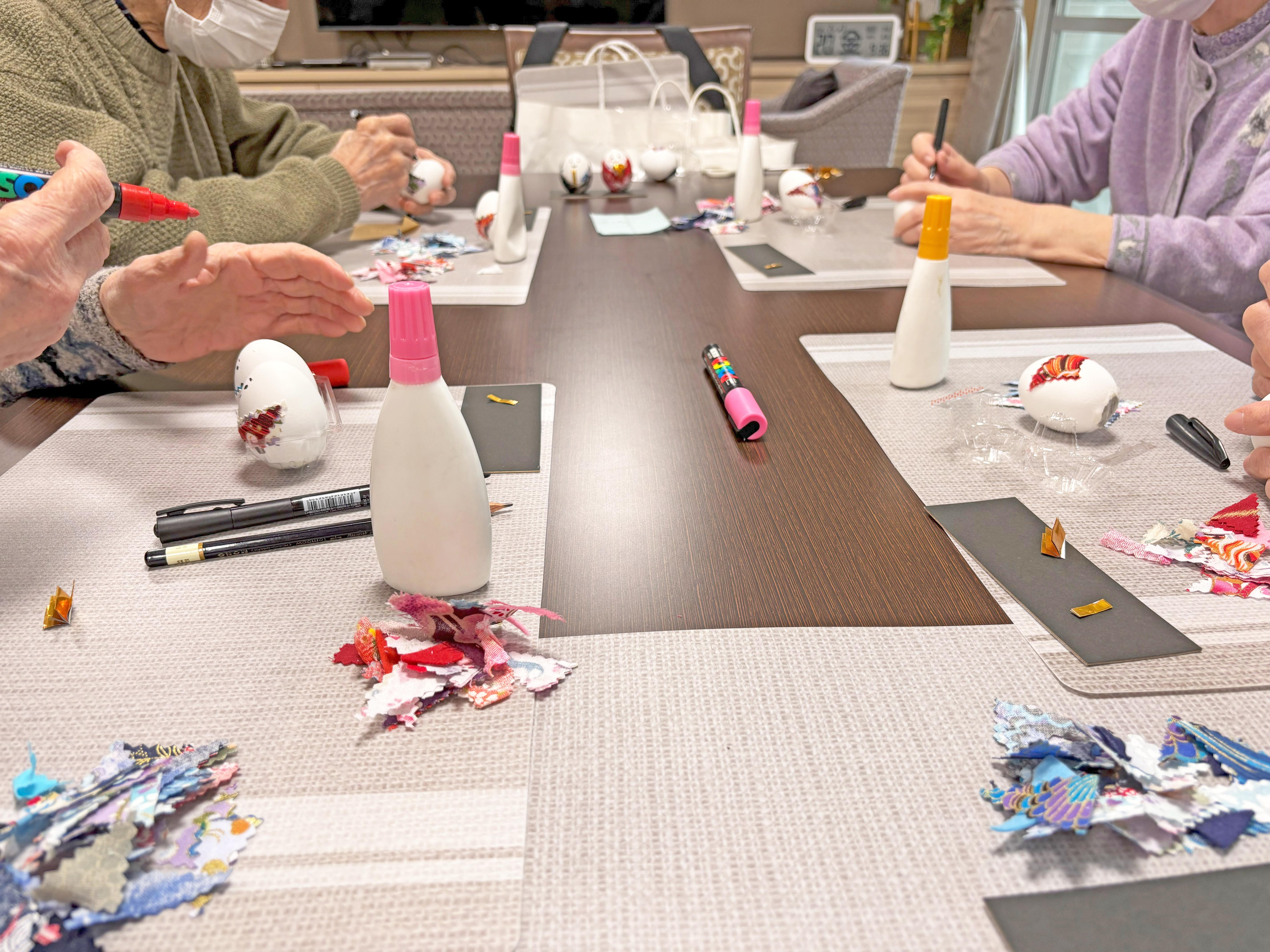 園芸療法レクリエーション「エッグポマンダーのお雛様」