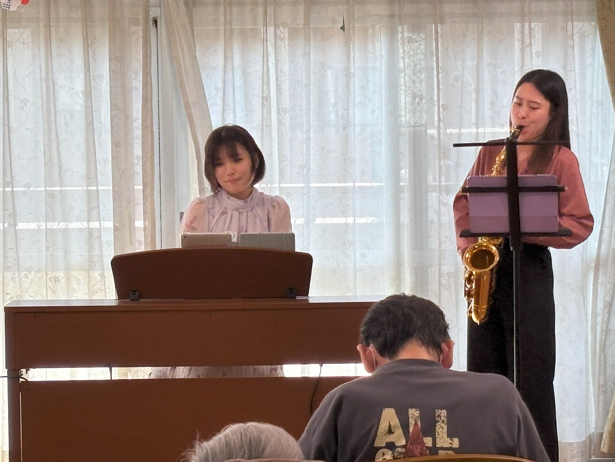 母の日企画「ピアノ＆サックスフォン演奏会」