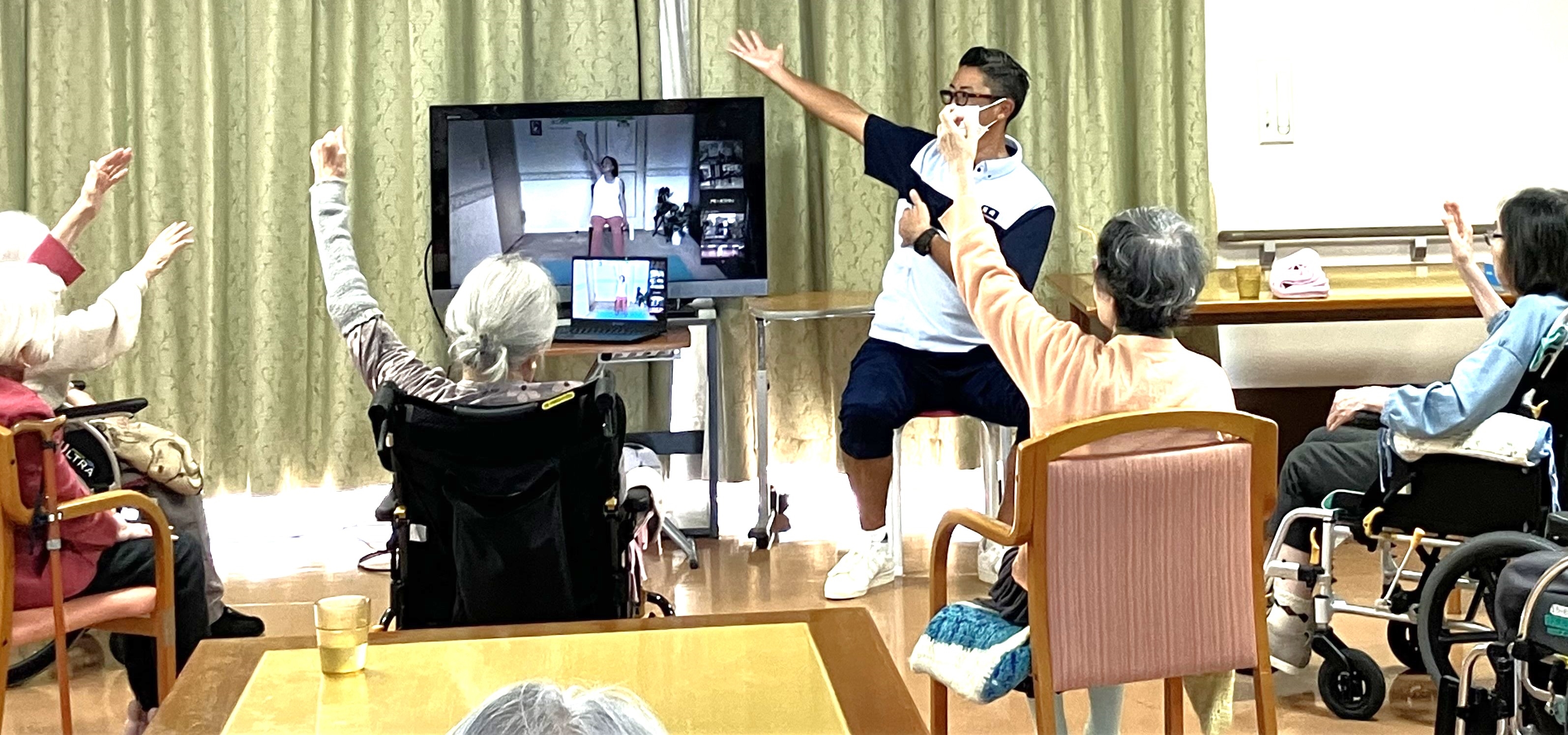 椅子ヨガ
