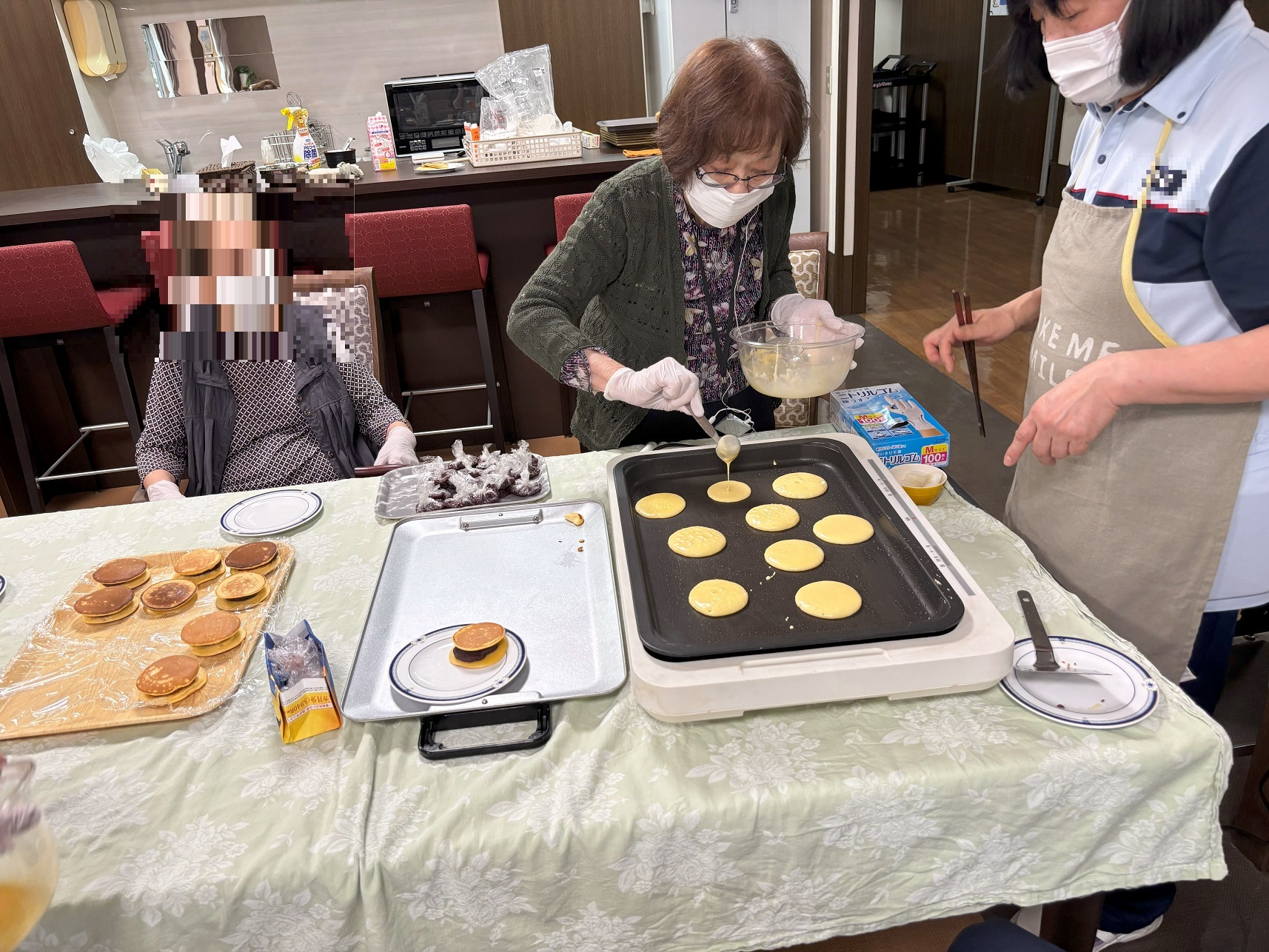 「どら焼き作り」