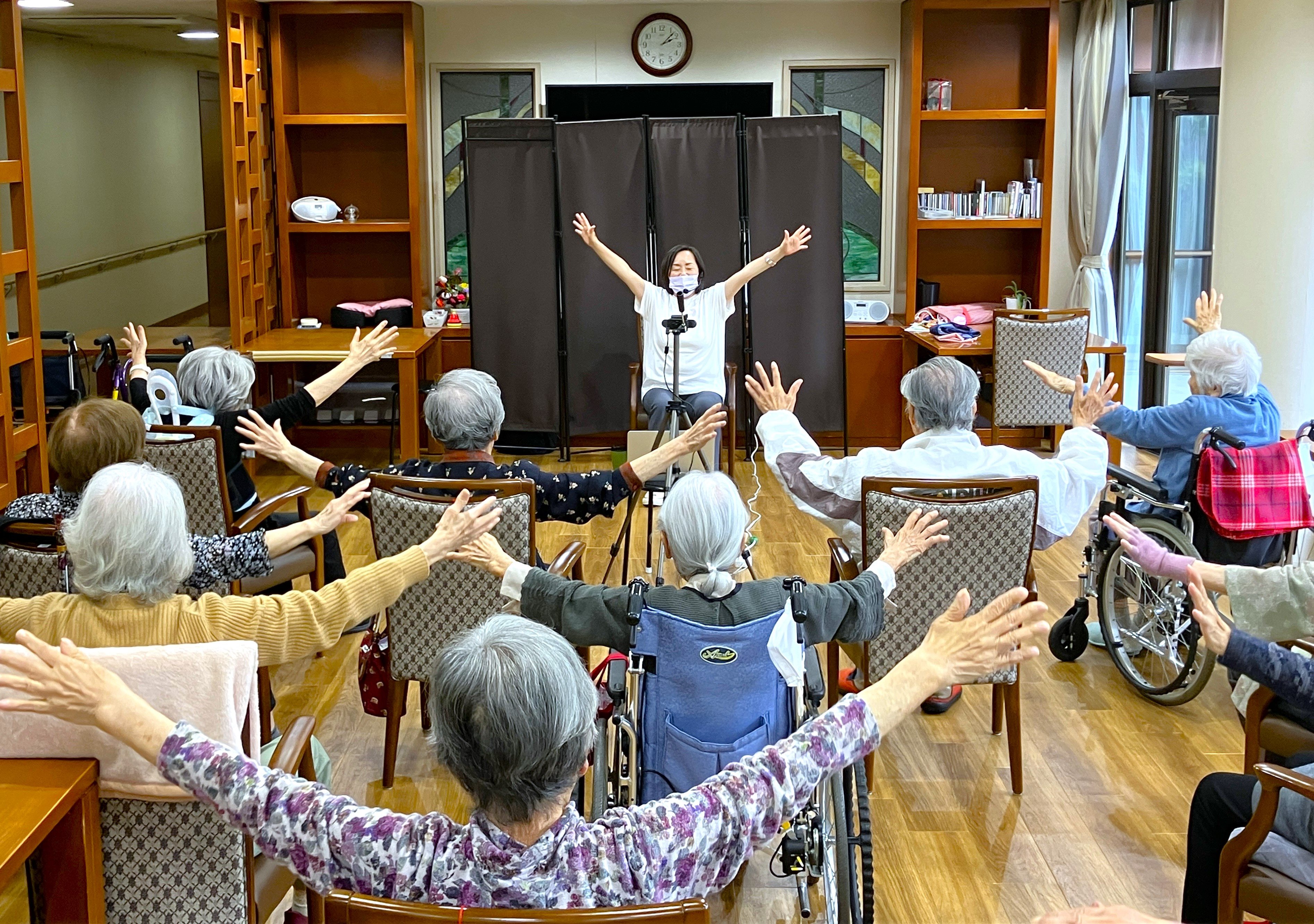椅子ヨガ現地開催
