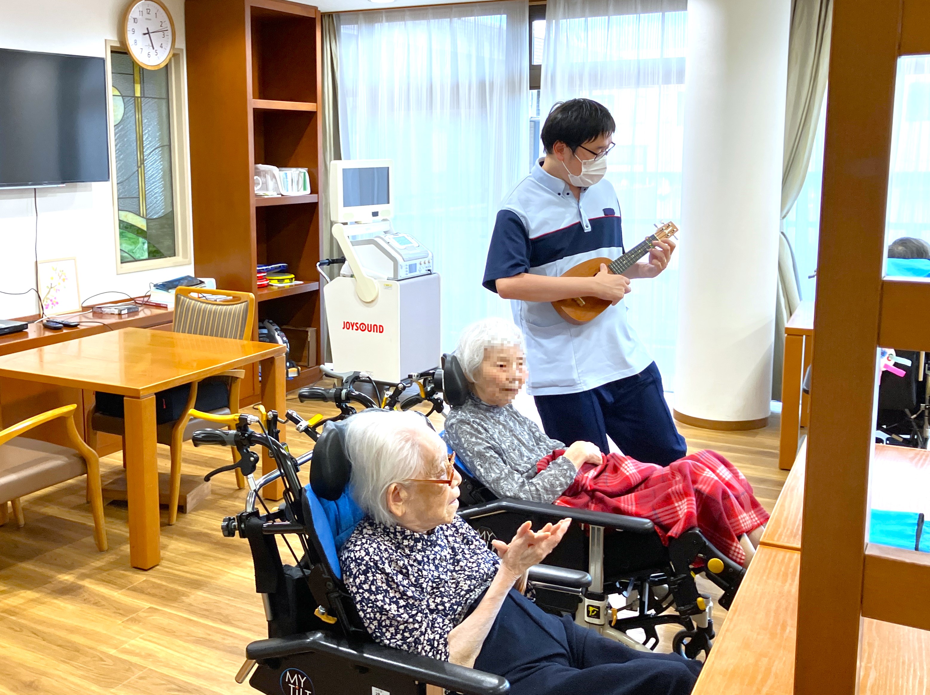 スタッフによるミニ演奏会