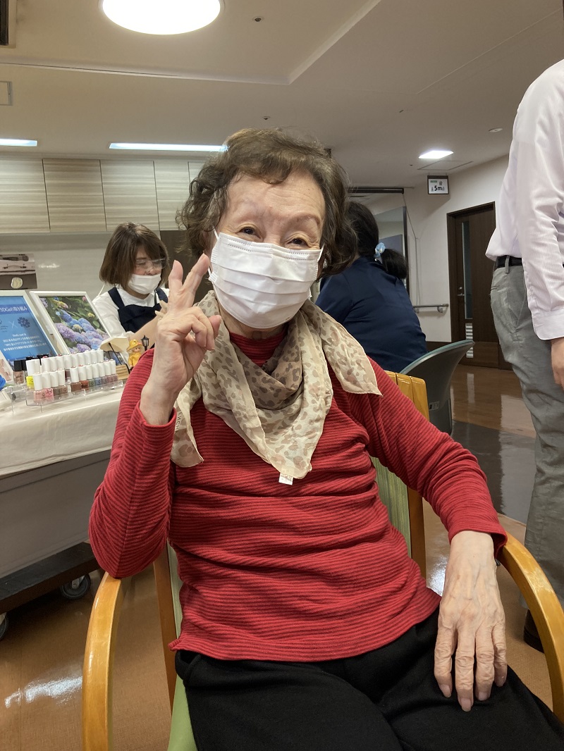 街かどケアカフェ「心つなぐ」 スカーフの巻き方教室