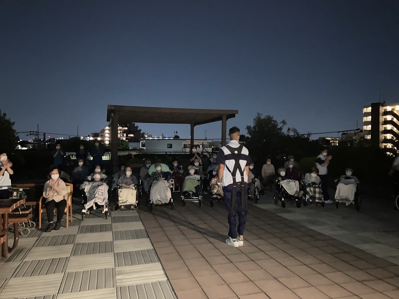 花火大会をみんなで見よう