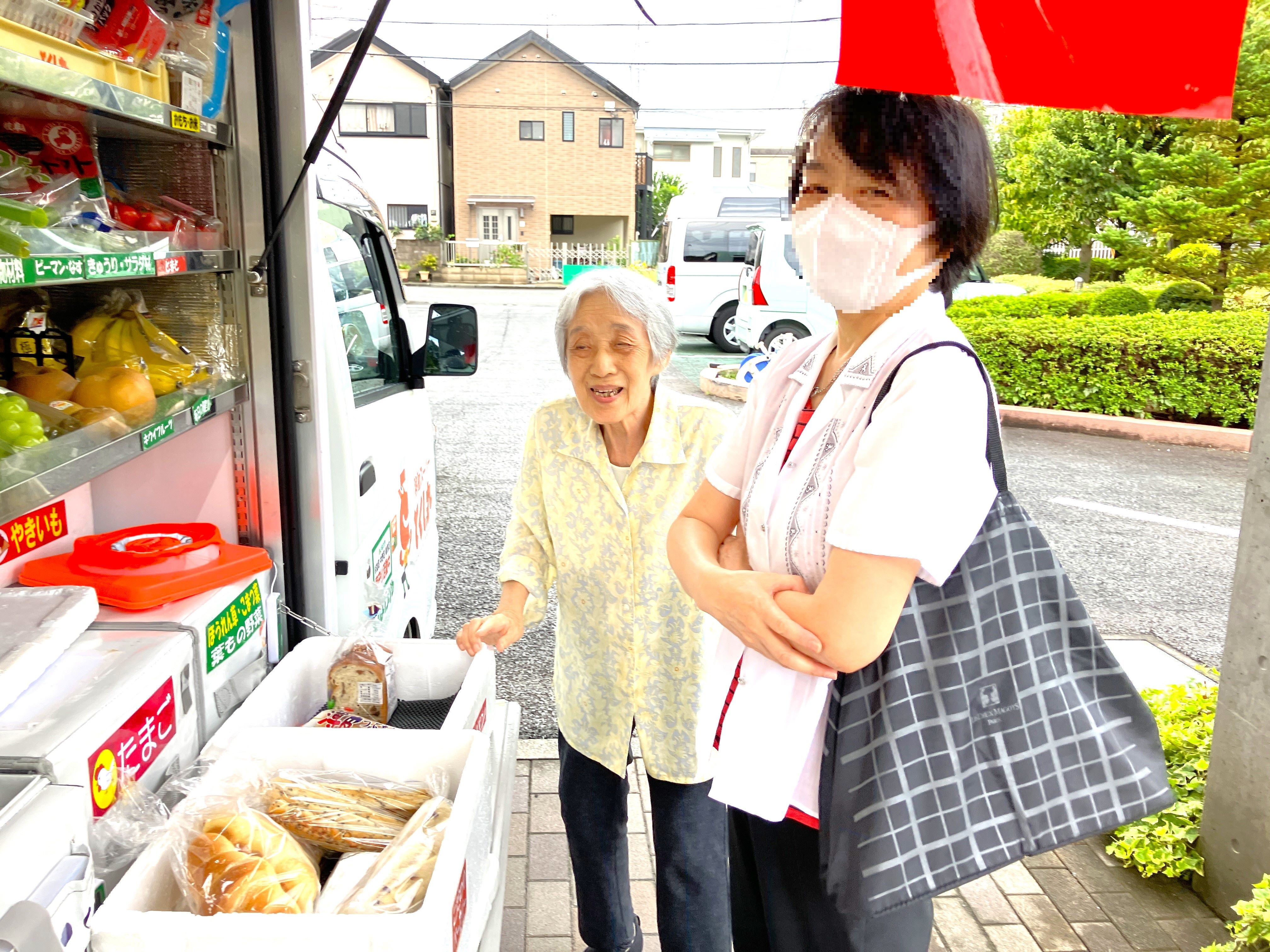 移動スーパー「とくし丸」