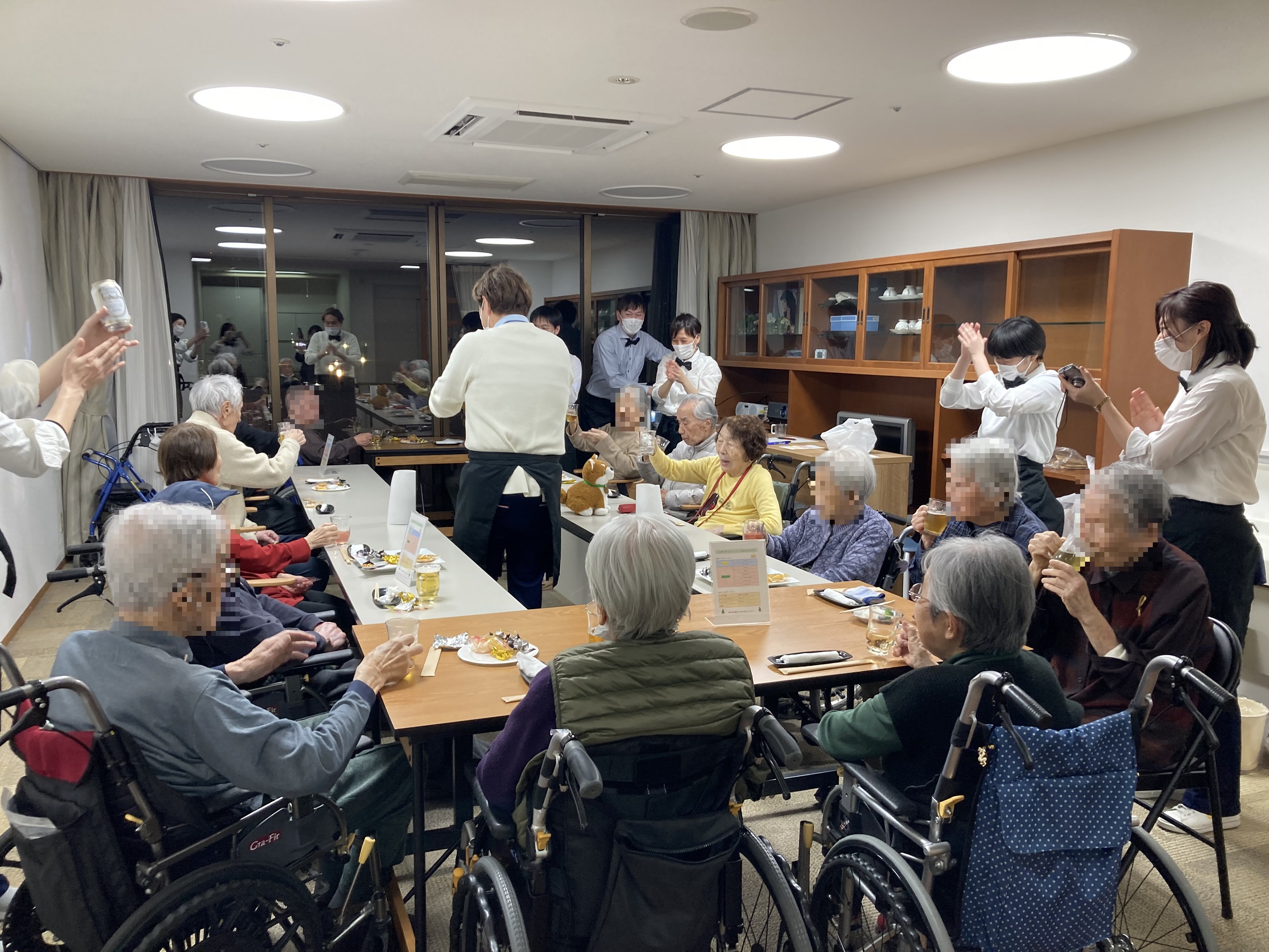 初春のナイトバー
