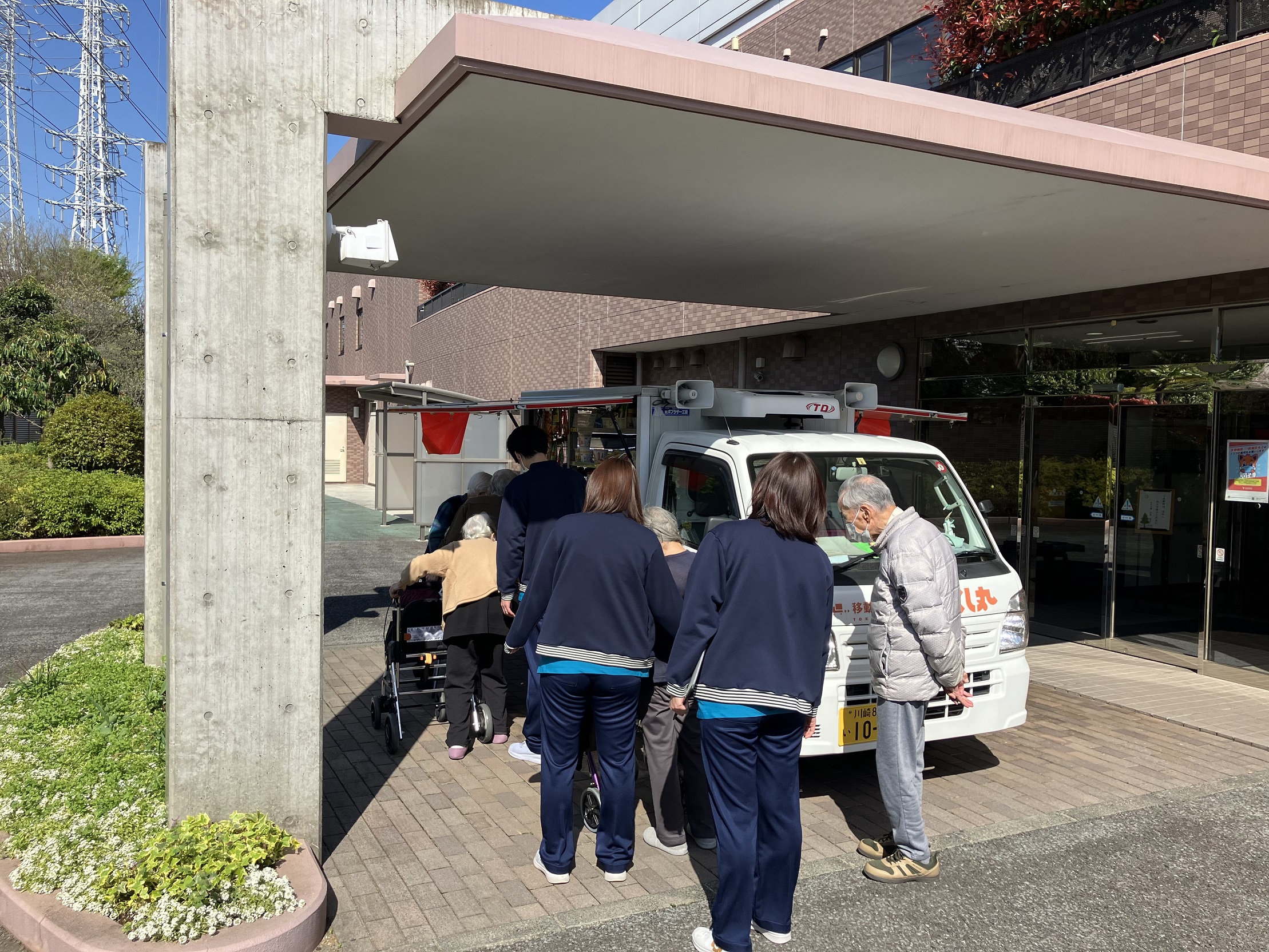 移動スーパーとくし丸