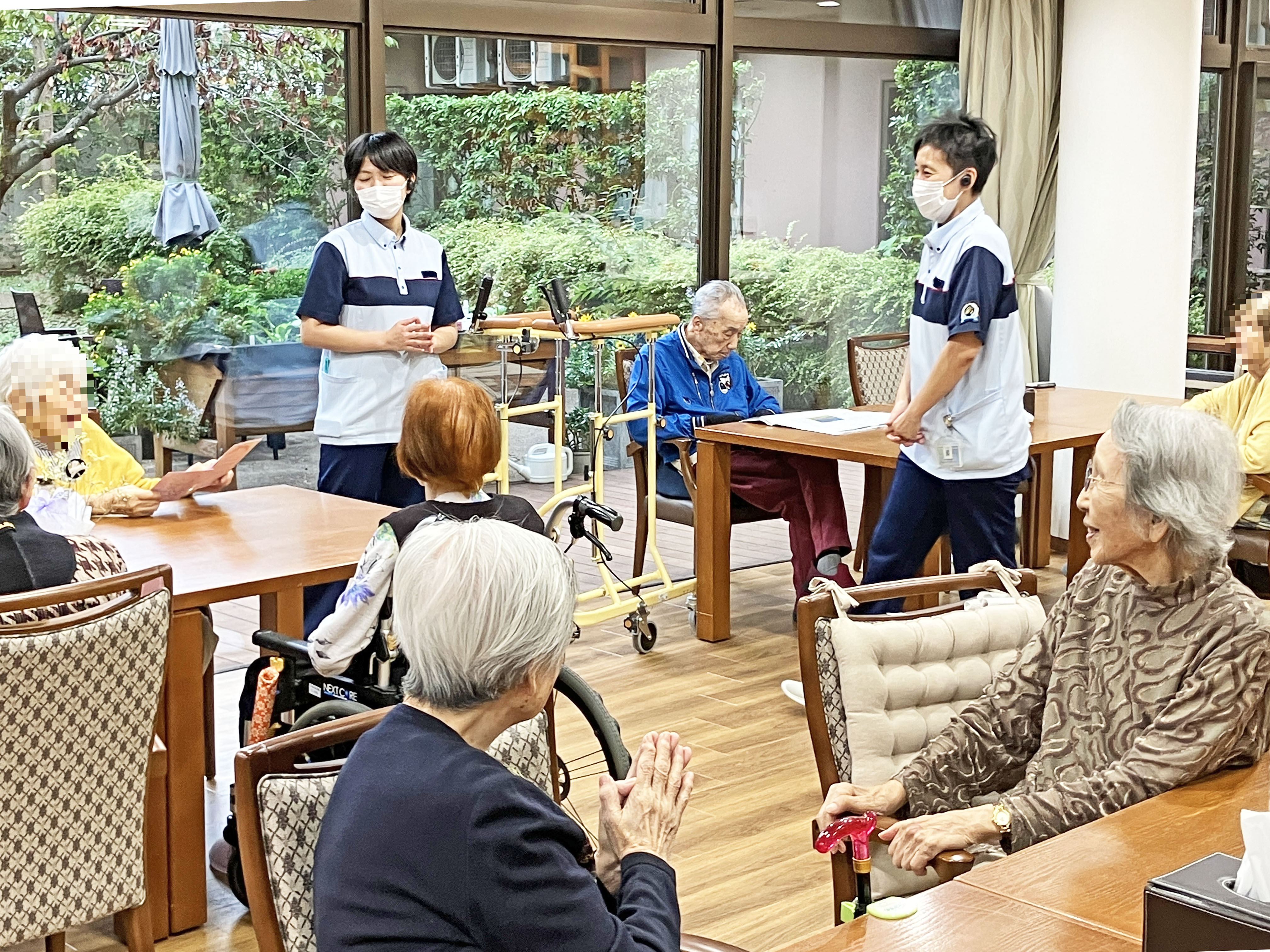 お誕生日会と祝賀会