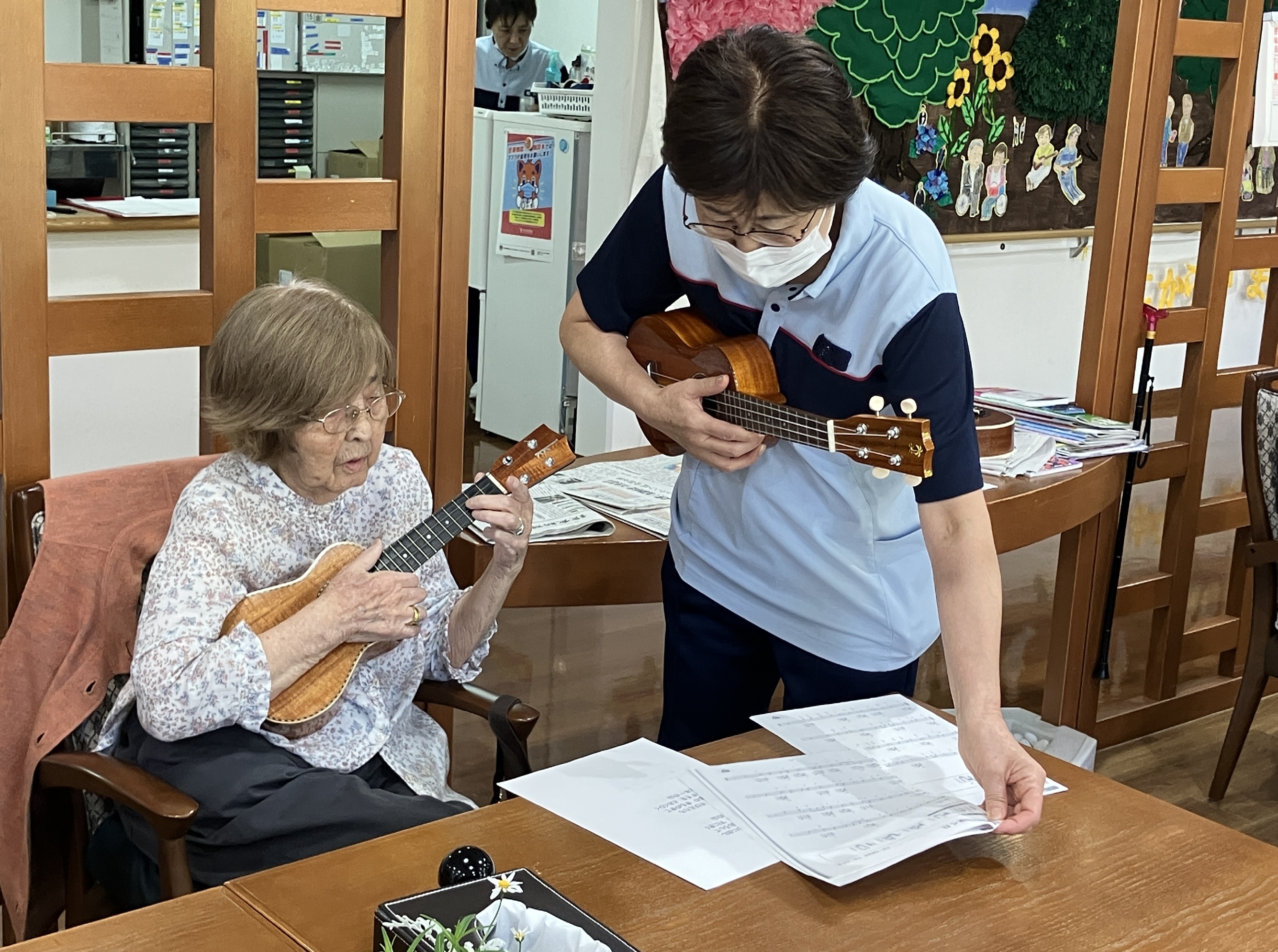 ウクレレ演奏とお誕生日会