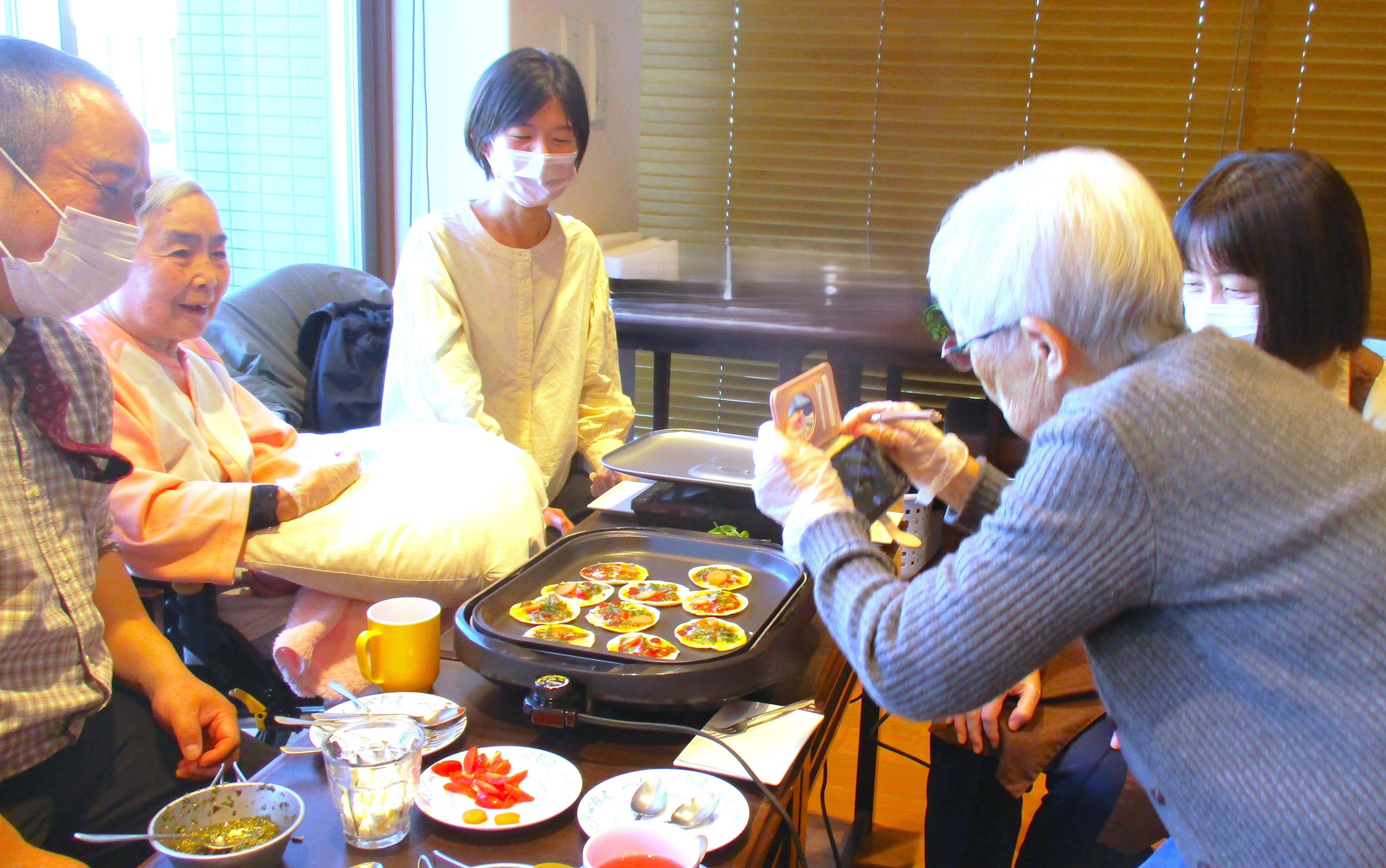 園芸サークルでピザ作り