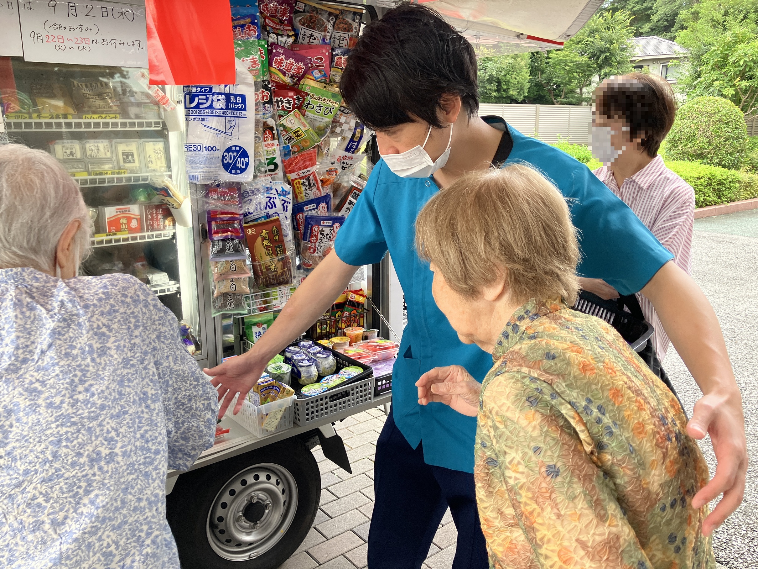 移動スーパー「とくし丸」