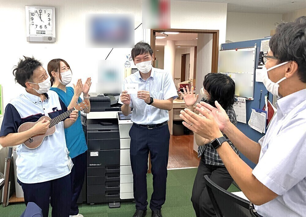 スタッフの誕生日祝い