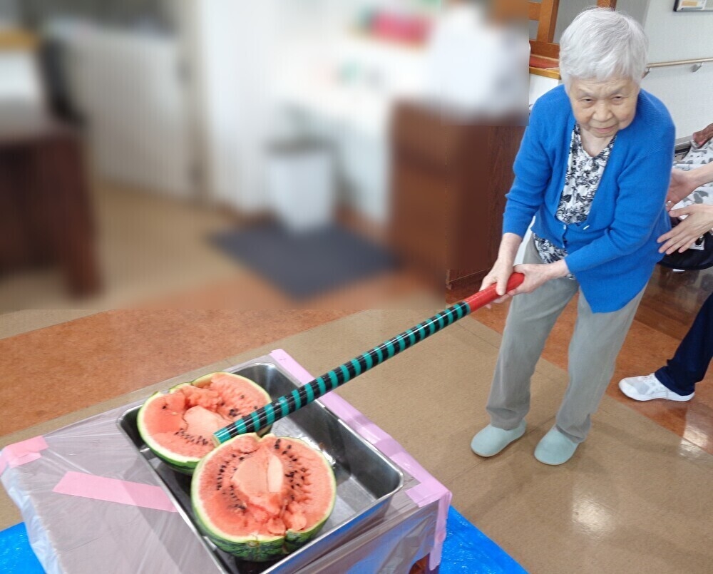 スイカ割り