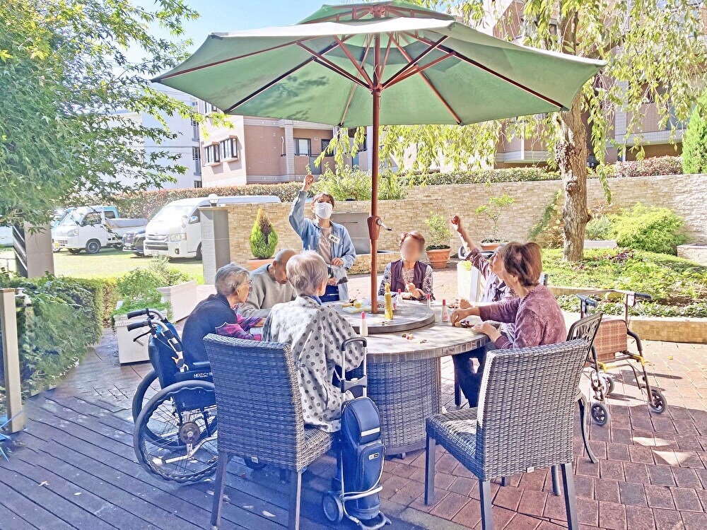 10月「園芸療法レクリエーション」１階フロア