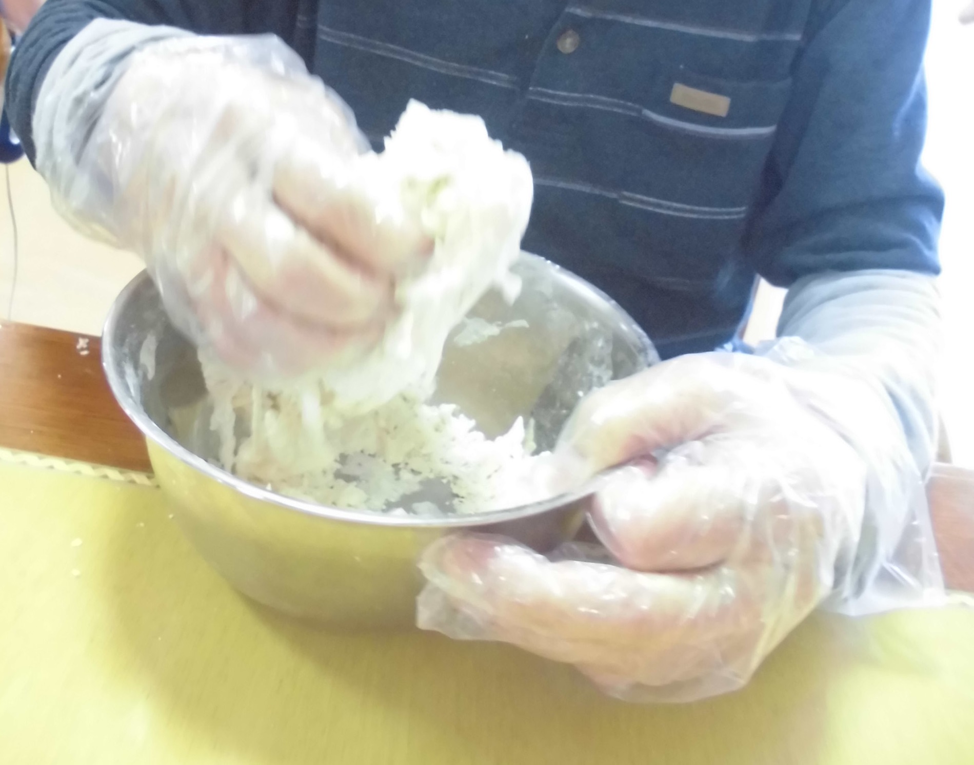 ご入居者の日常（うどん作り）