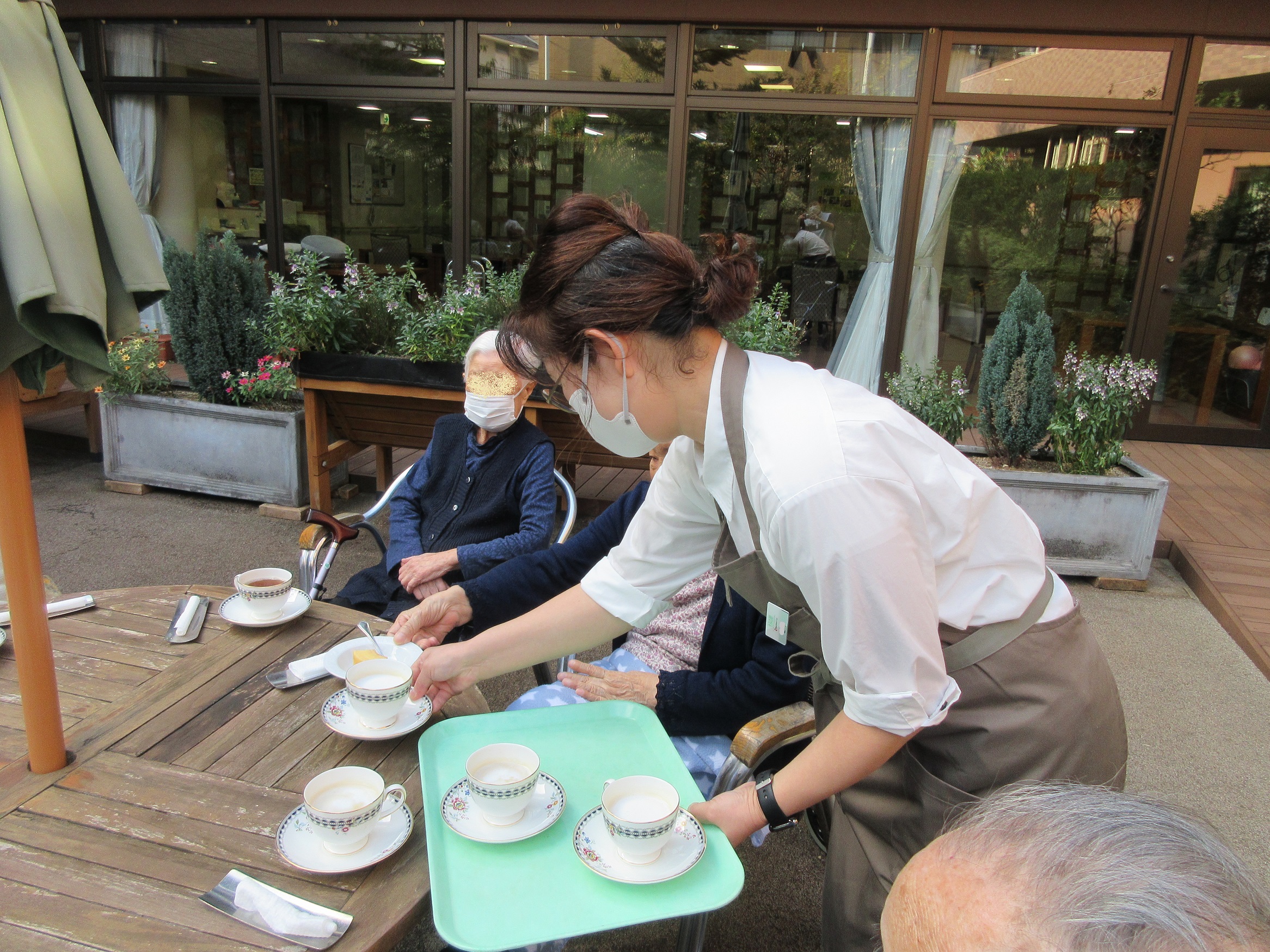 中庭カフェ