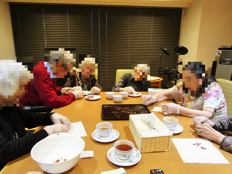 11月28日　七味とうがらし作り①