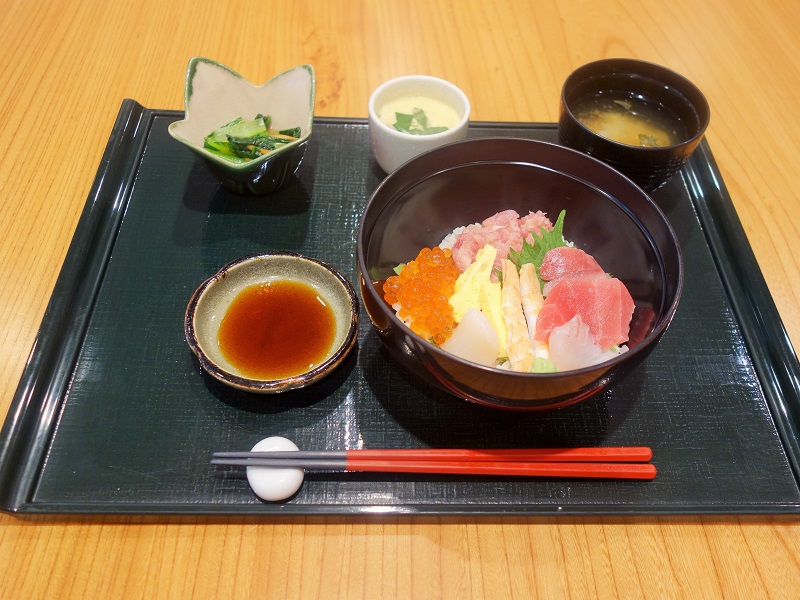 5月17日　バイキング　お好み海鮮丼