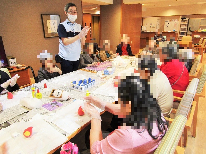 11月22日　粘土細工サンタクロース
